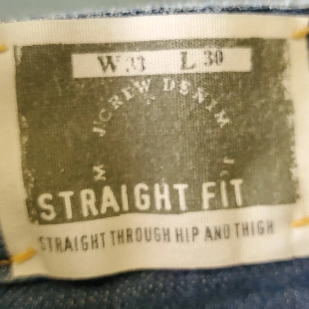 J.CREW MENS BLUE‎ JEANS, size 33 X 30. StrIaight Fit throught hip & thigh. Good